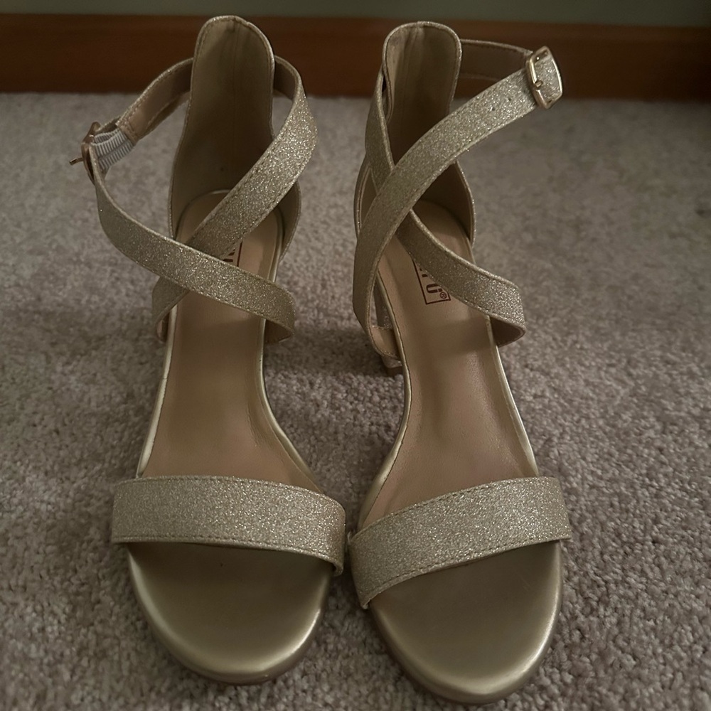 IDIFU Gold Strappy Heels - Picture 5 of 5